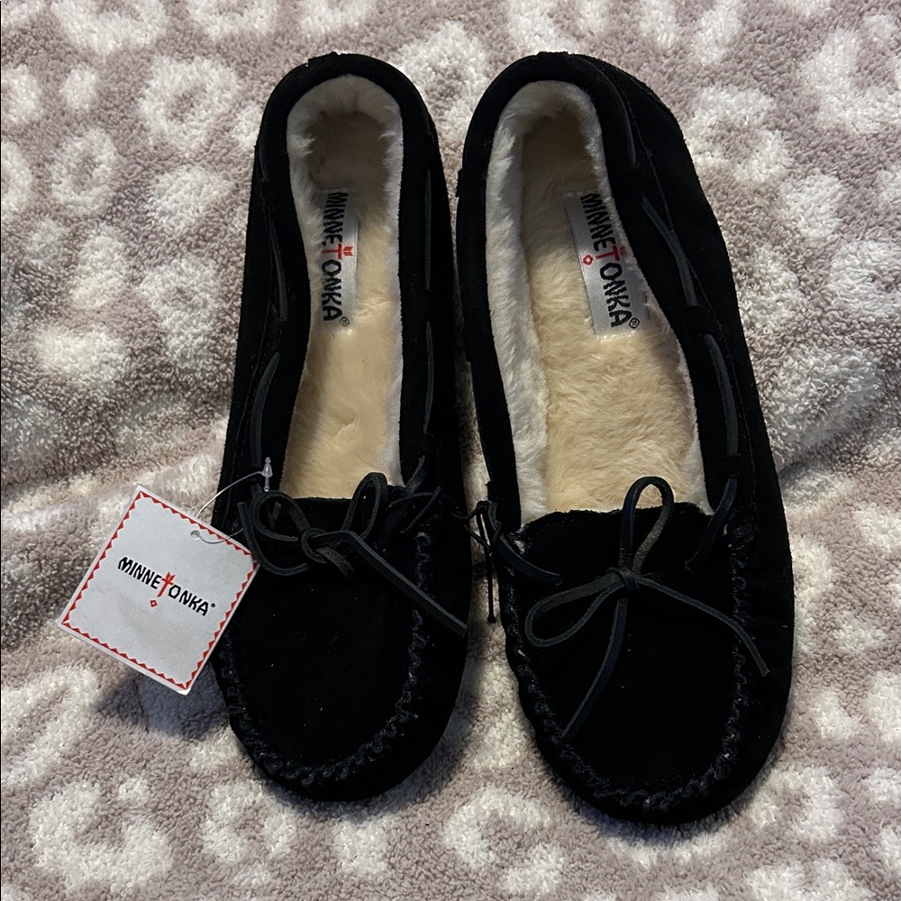Minnetonka Black Moccasin Slippers 10